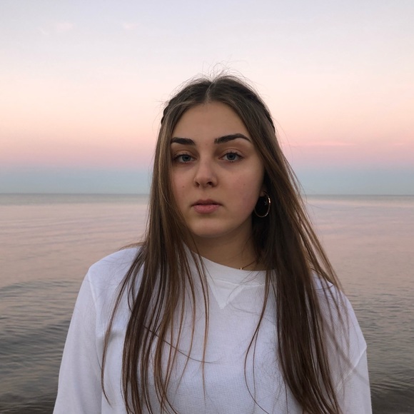 Meet your Posher, Anna - Picture 1 of 1